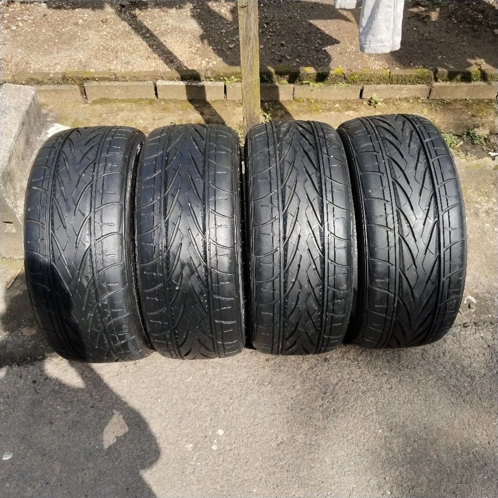 Ban FORCEUM HEXA-R 235/40 R18