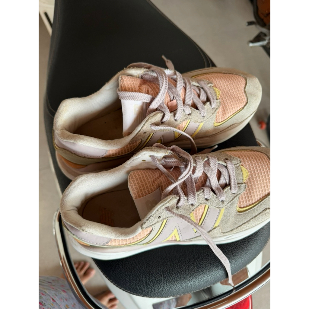 New Balance 5740 Preloved