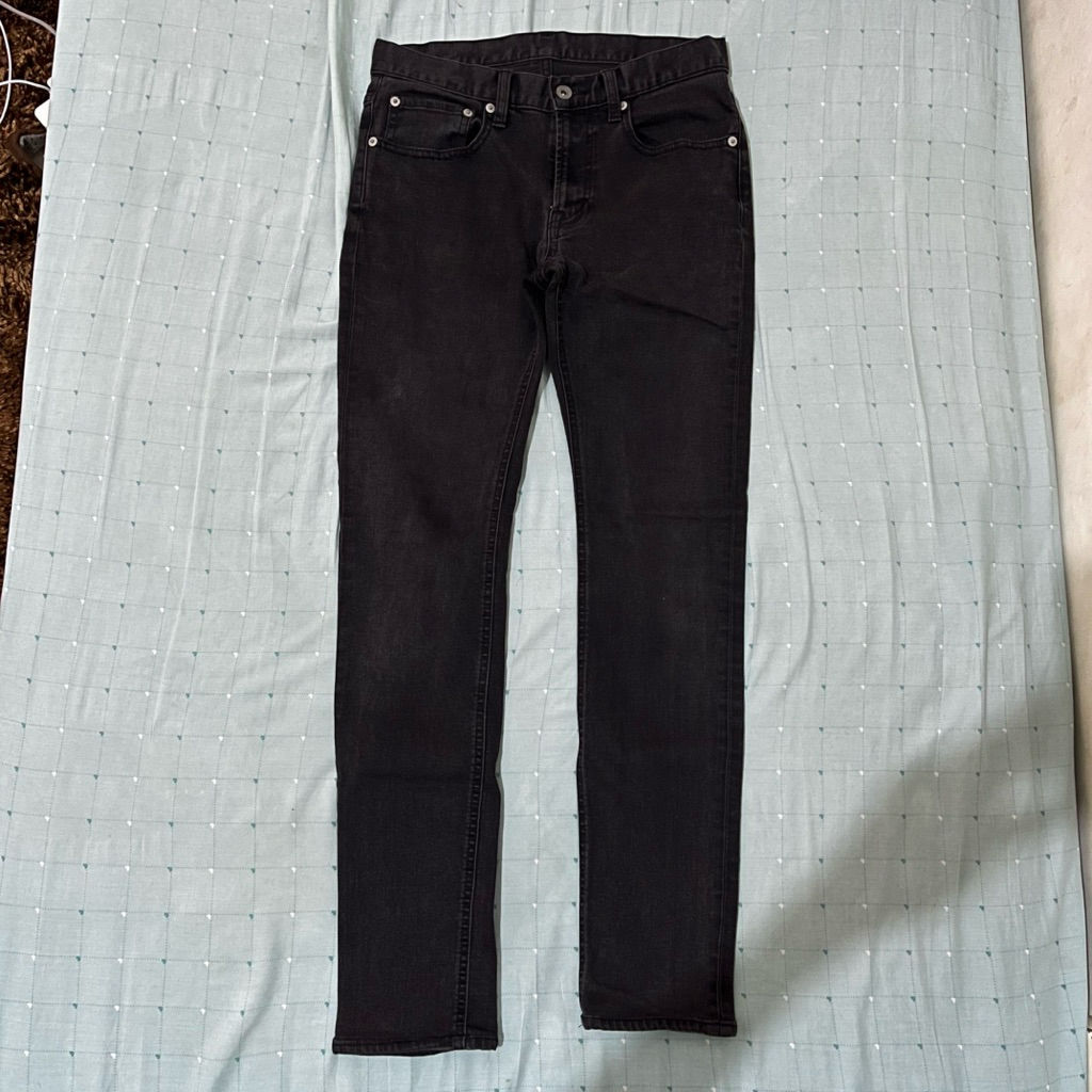 Uniqlo men jeans hitam