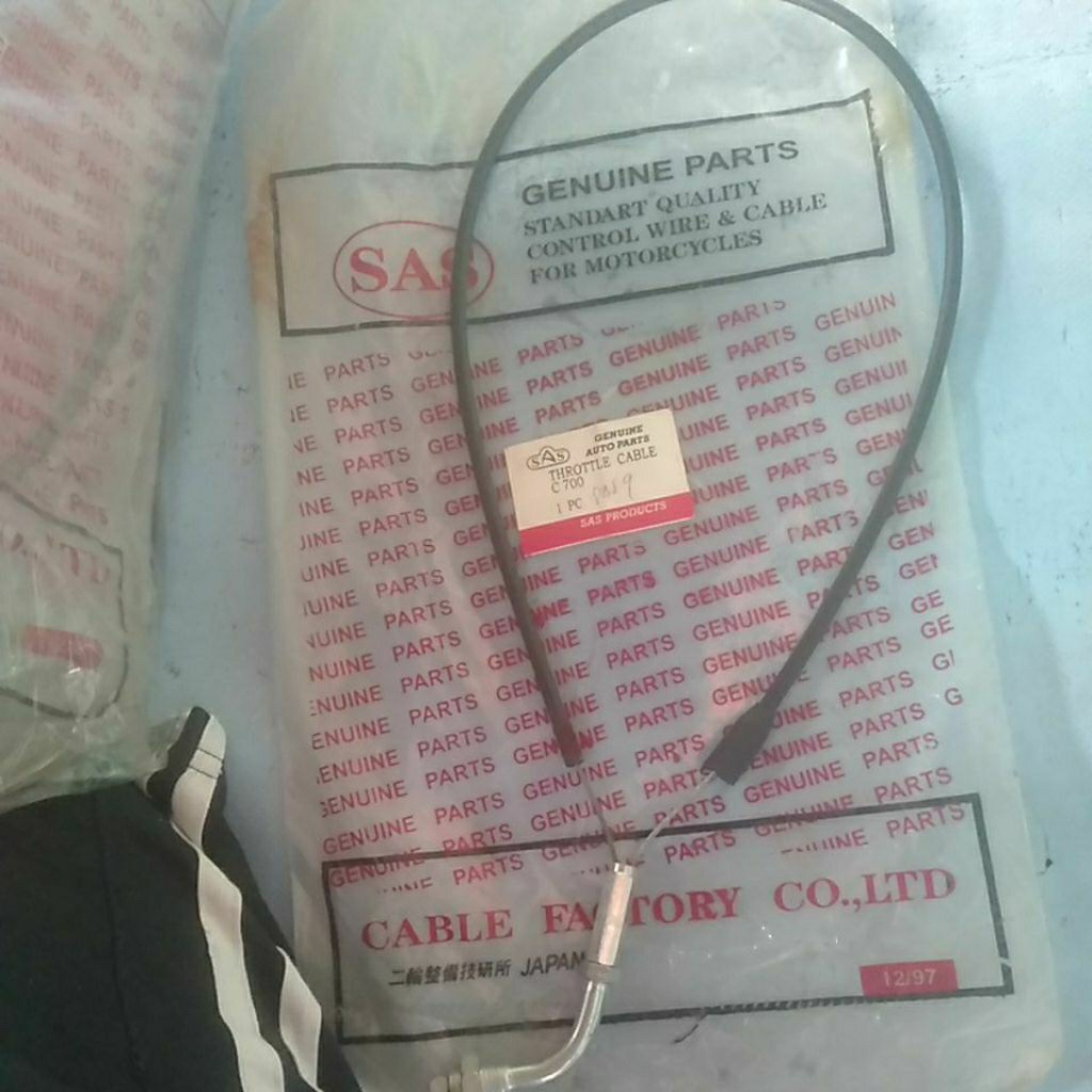kabel gas honda C 700