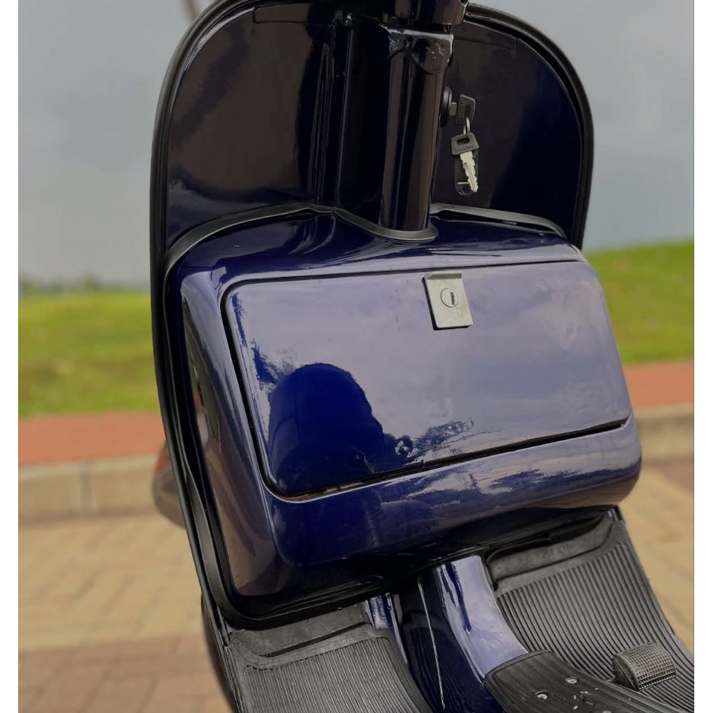 cat PU Mauritius Blue mica metalic vespa PXE