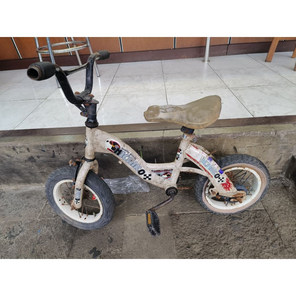 BEKAS SEPEDA bmx 12 putih