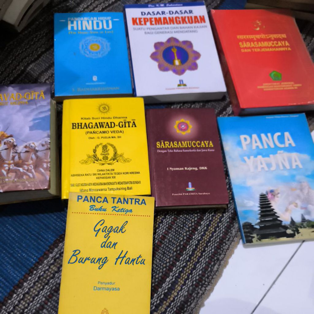 buku buku agama Hindu