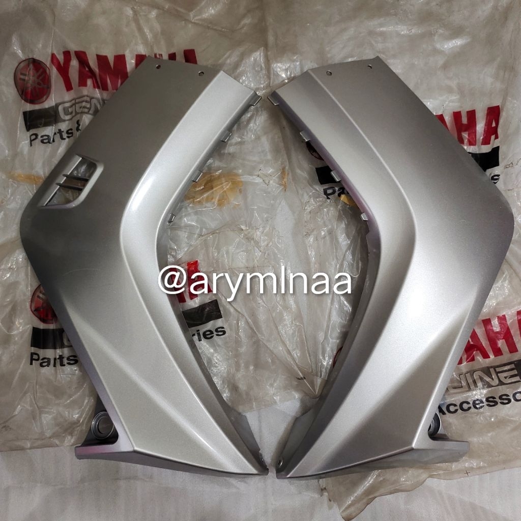 LEGSHIELD SAYAP LUAR BAWAH JUPITER MX OLD LAMA SILVER S3 1S7-F8311-00-P3 / 1S7-F8312-00-P3 ORIGINAL 