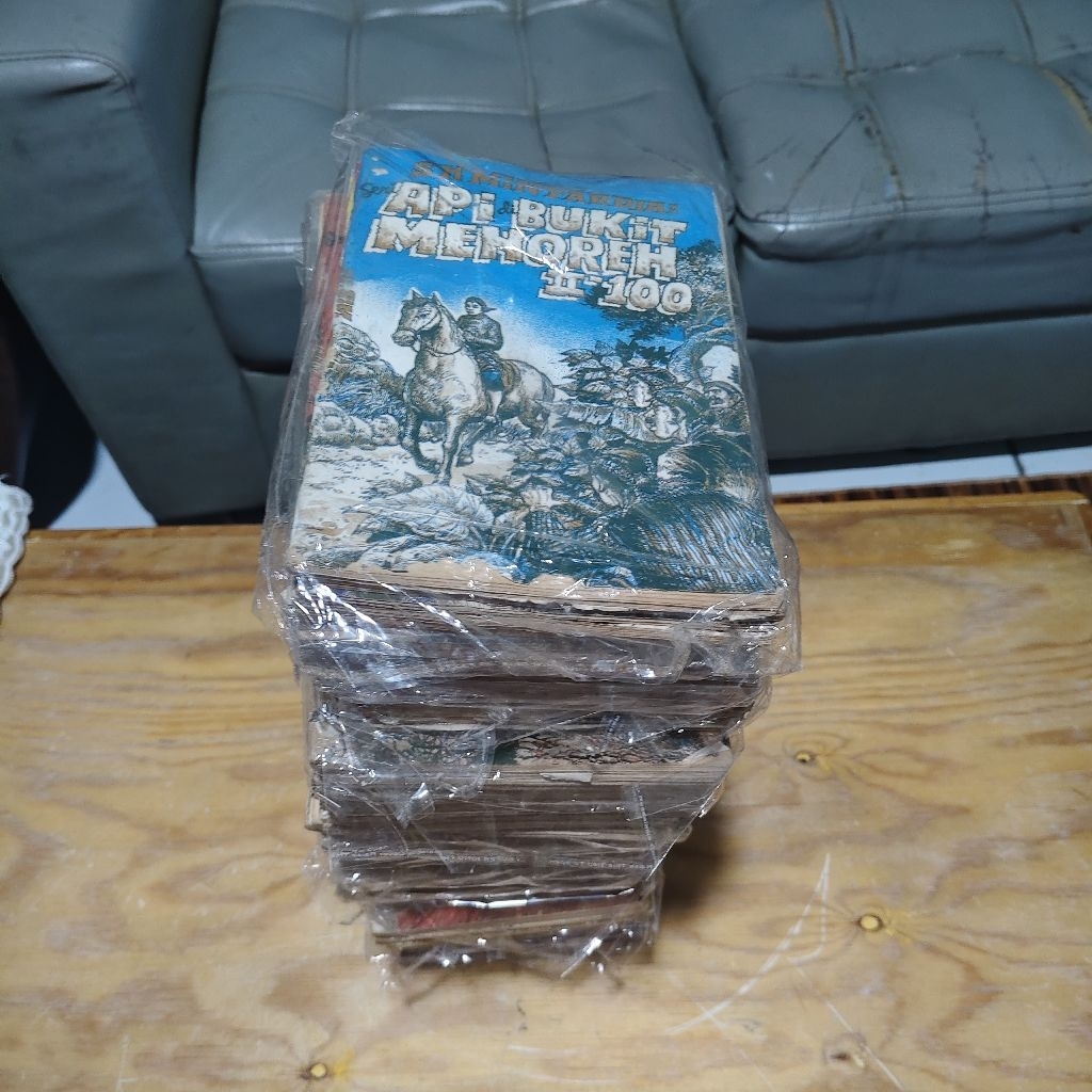 Novel Api di Bukit Menoreh Seri II No.2-100