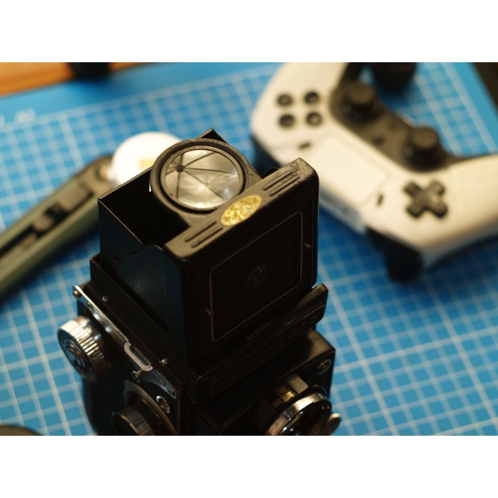 Kamera TLR Yashica 635 dengan aksesoris