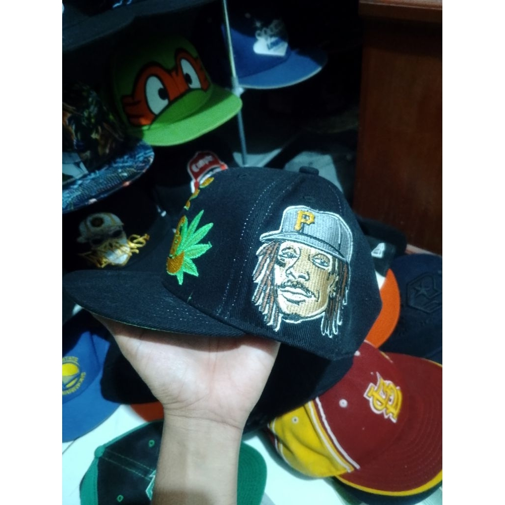 Topi LX level xero Wiz Khalifa
