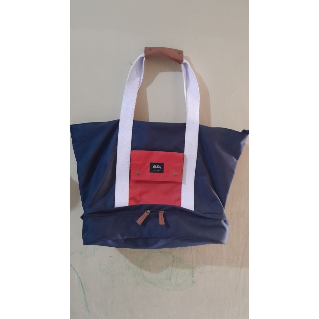 Tas merek Flashy
