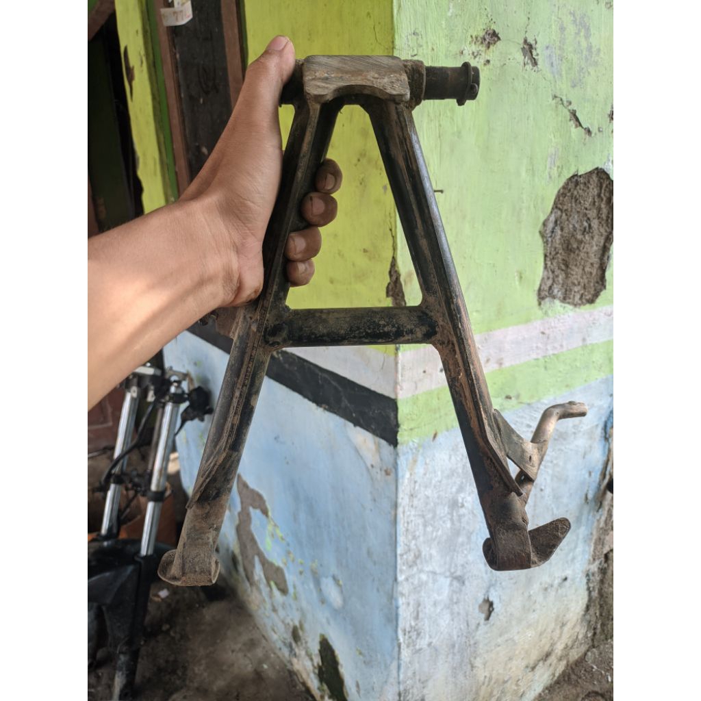 standar tengah Verza injeksi