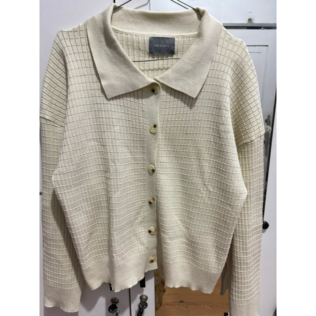 THIS IS APRIL CARDIGAN PRELOVED