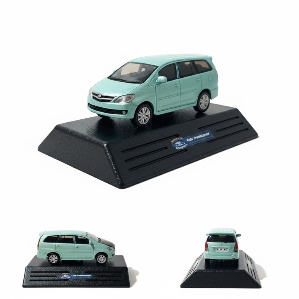 {Skala 1 : 45} Pajangan Interior Mobil Miniatur Innova 2005