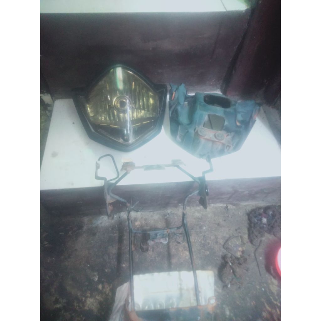 headlamp+breket Vixion old