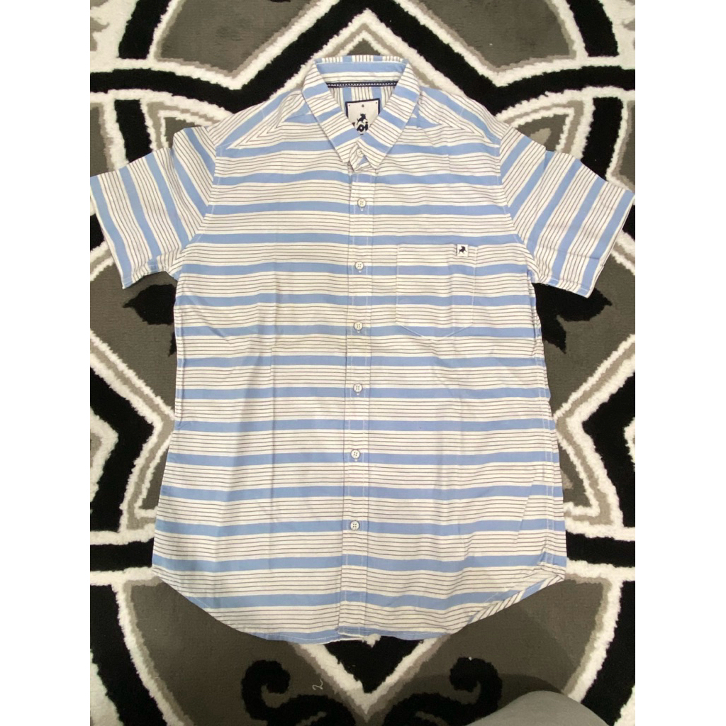 kemeja lengan pendek “lois”