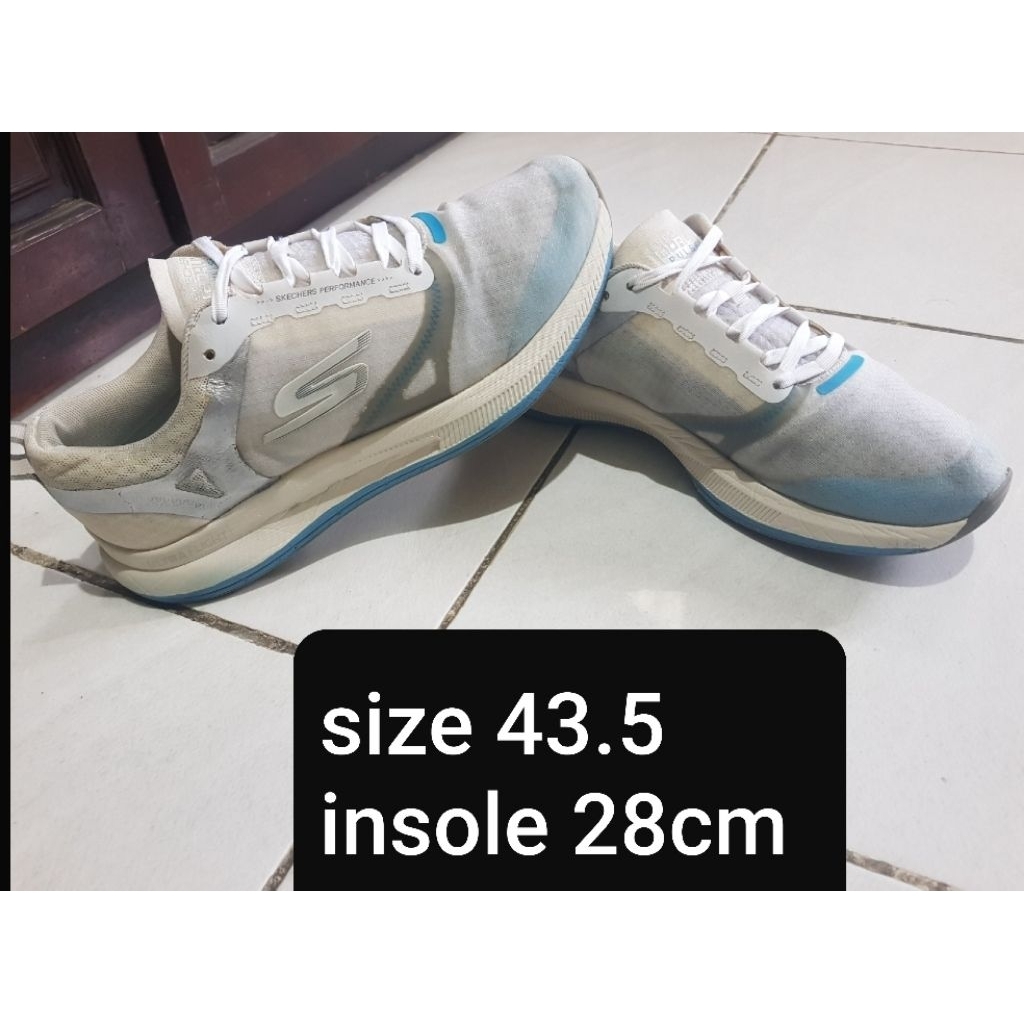 SepatuRunningSKECHERS