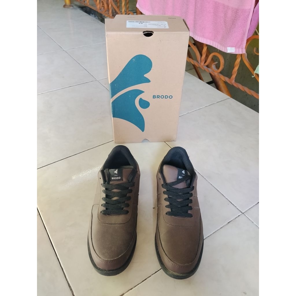 PRELOVED Sepatu BRODO Base Signature Eco Series Brown