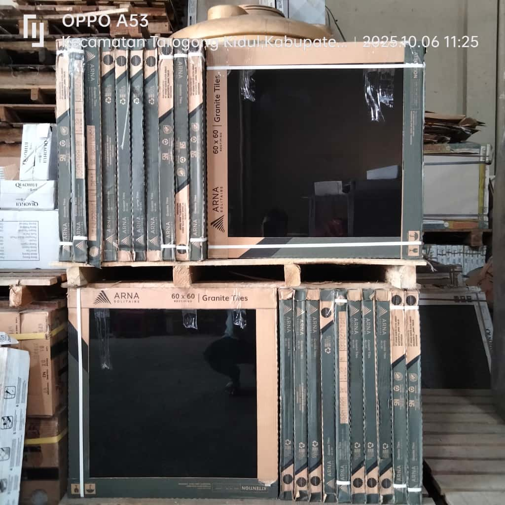 Granite lantai Arna 60x60cm Hitam polos ( Nusantara black )