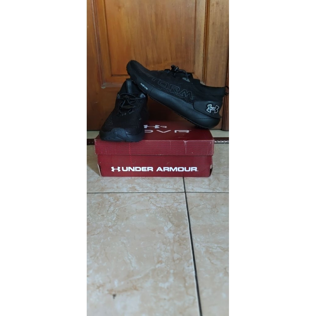 UNDER ARMOUR STORM HOVR