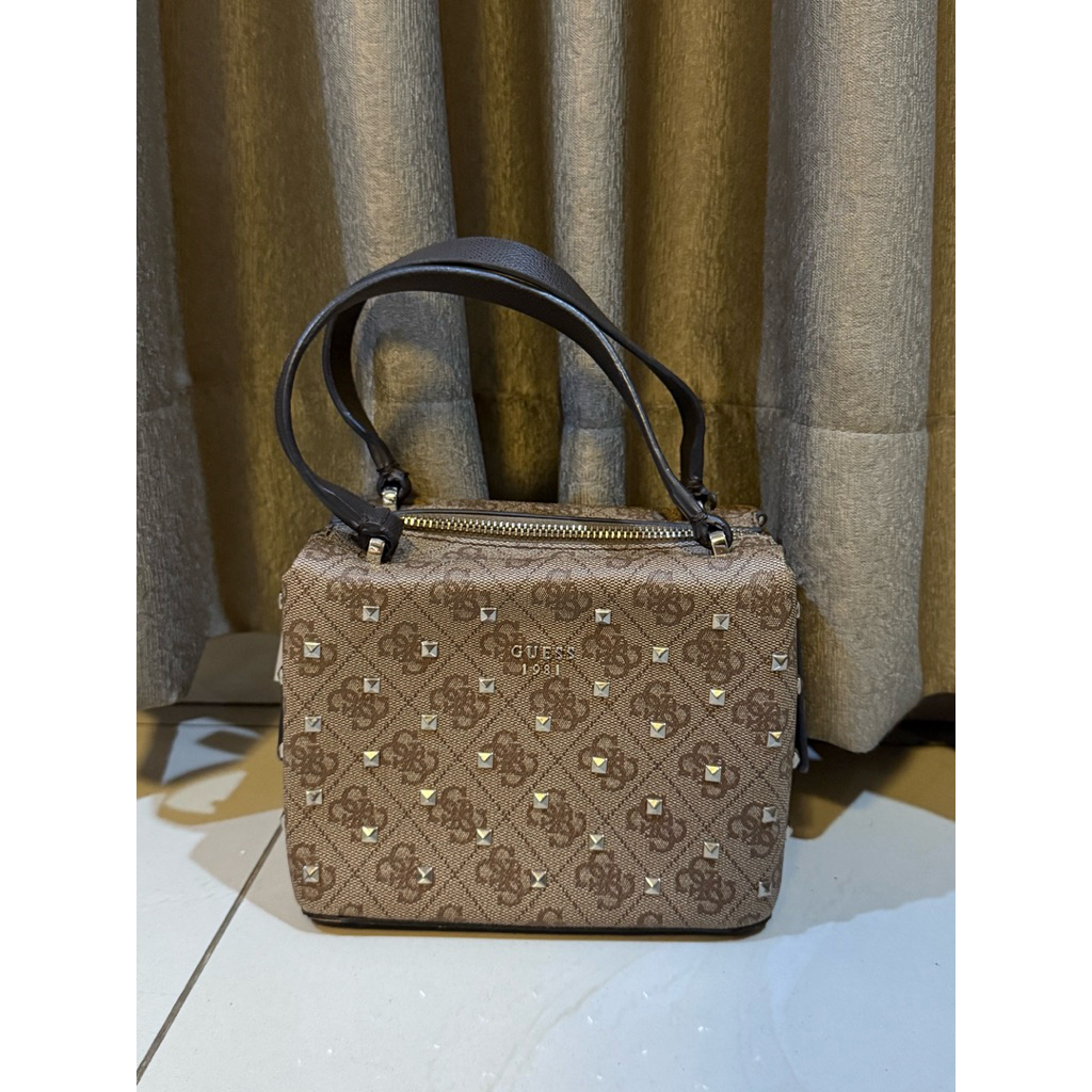 Guess Sling Bag