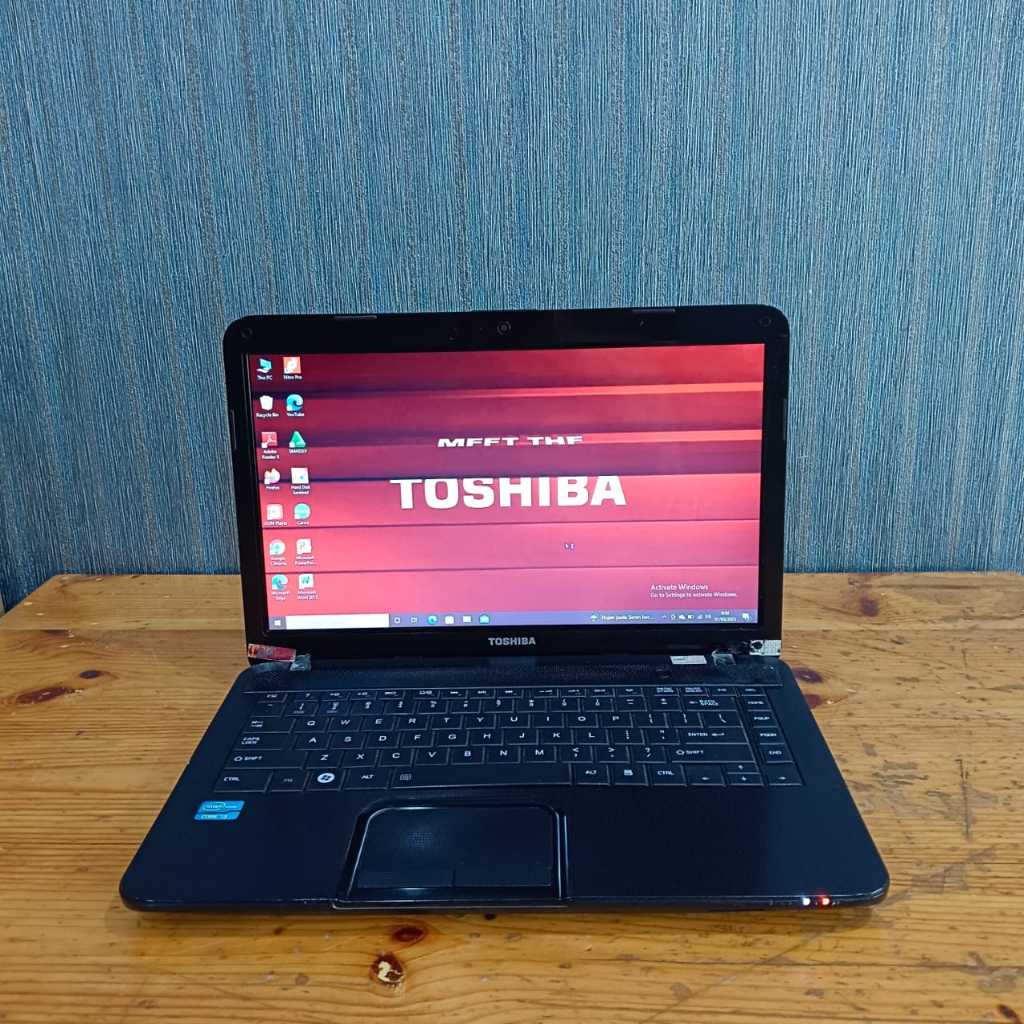 Laptop Toshiba Saltelite C840, Intel Core i3-2370M , Hd Graphic 3000, Ram 4/320Gb, Black Red