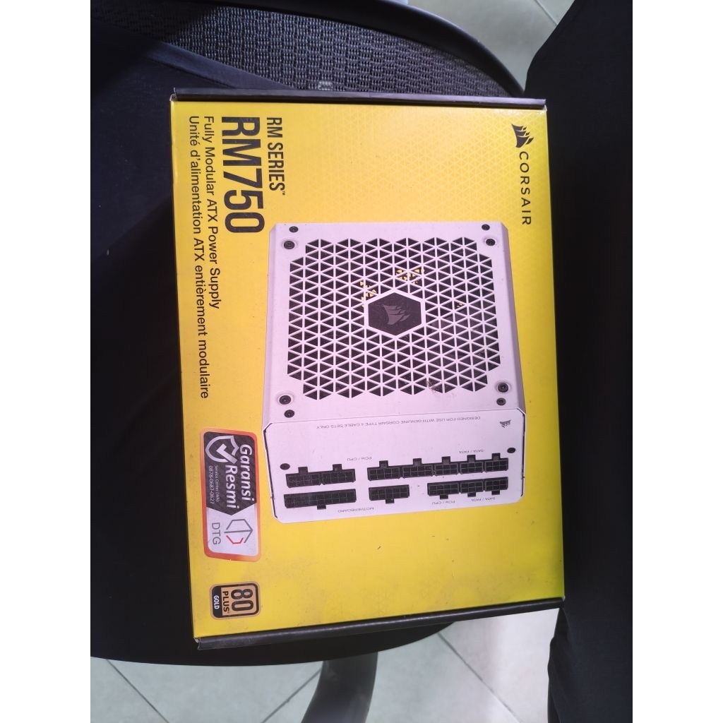 PSU Corsair RM750 white second