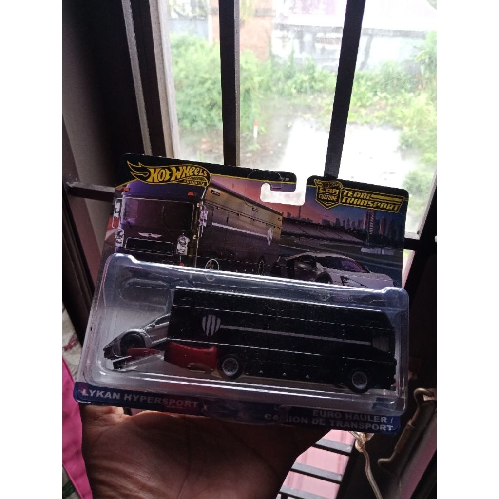 Hot Wheels Team Transport Lykan