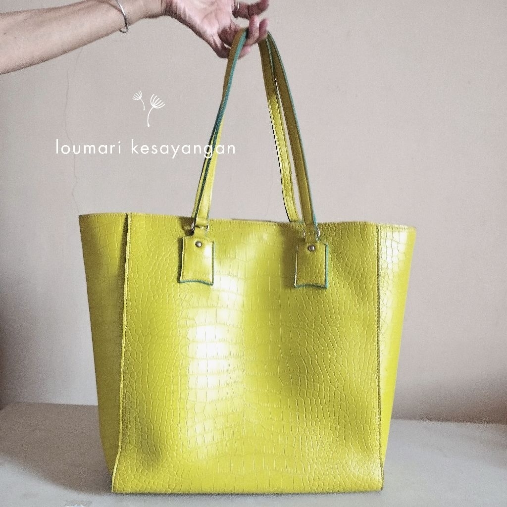 Tote Bag Hijau Neon Tas Fashion Daily Wear Shoulder Bag Wanita VGC PL