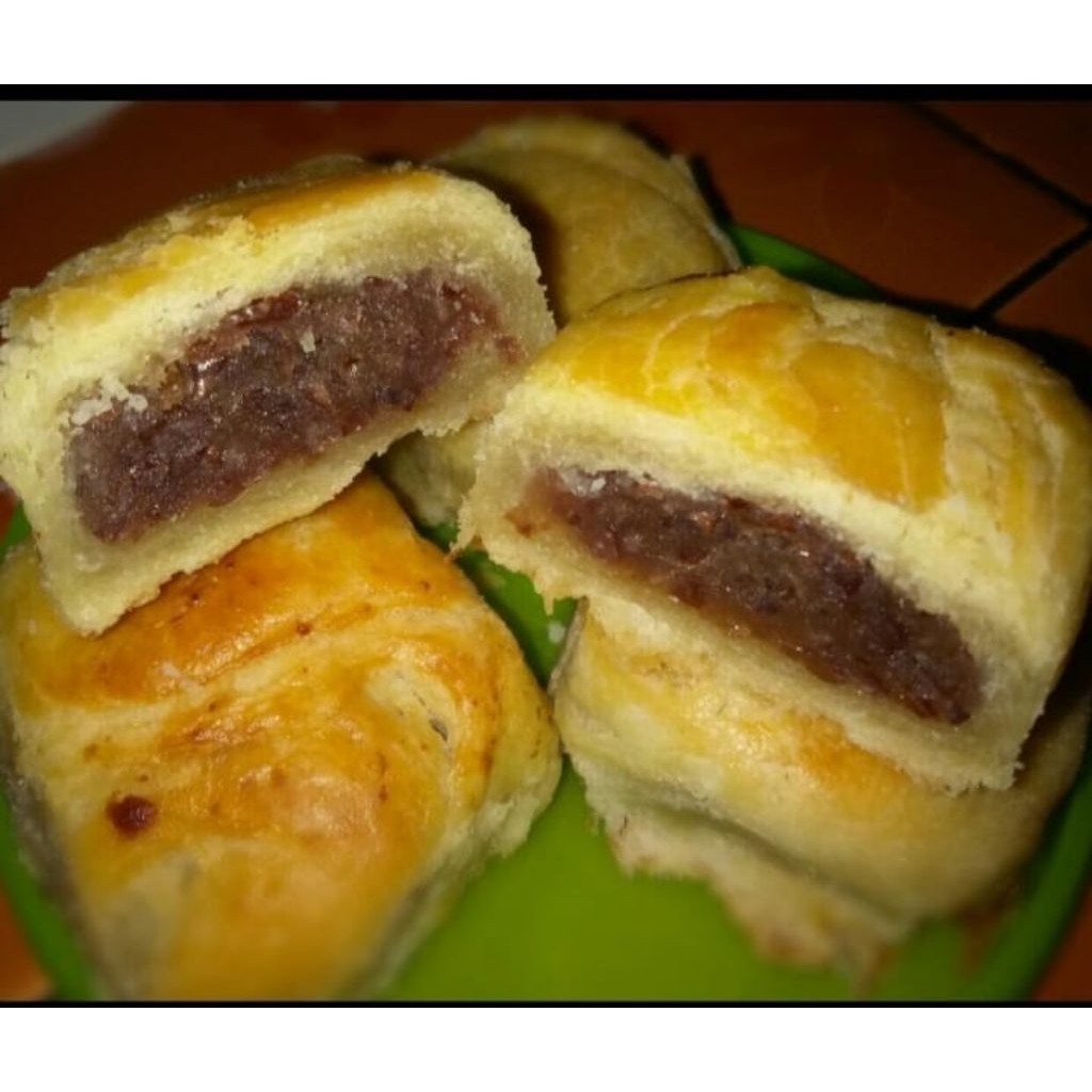 Kue Pia Kacang Merah