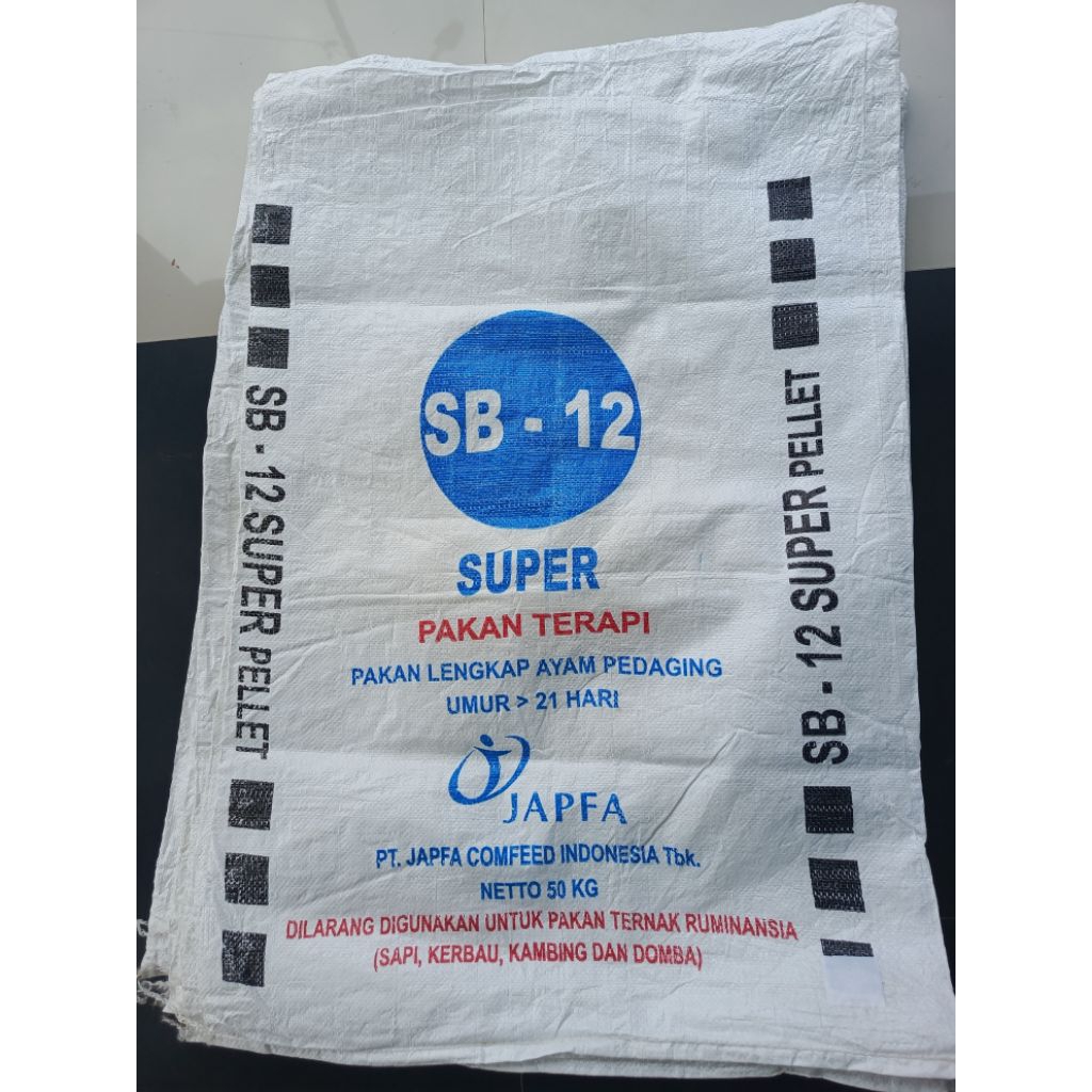 Karung bekas fur ayam 50kg ISI 100 PCS