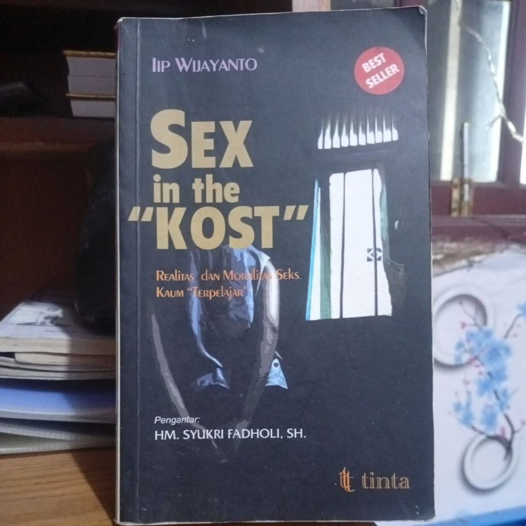 (Preloved) Sex in the "Kost"