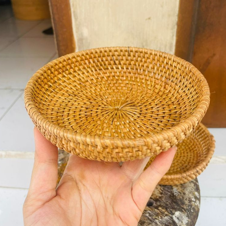 Piring Rotan Bulat dan Mangkuk Buah dari Anyaman Rotan