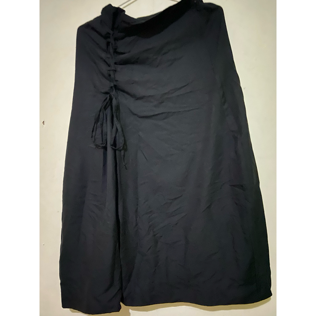 Rok serut/Rok hitam/Rok kekinian