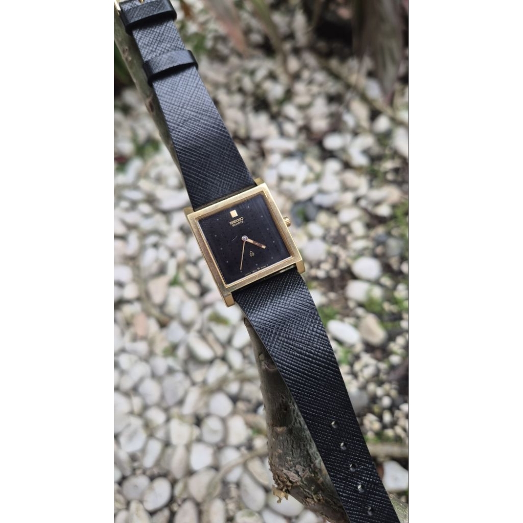 Seiko tank big case Black dial Quartz watch 7820-5350 SGP Back