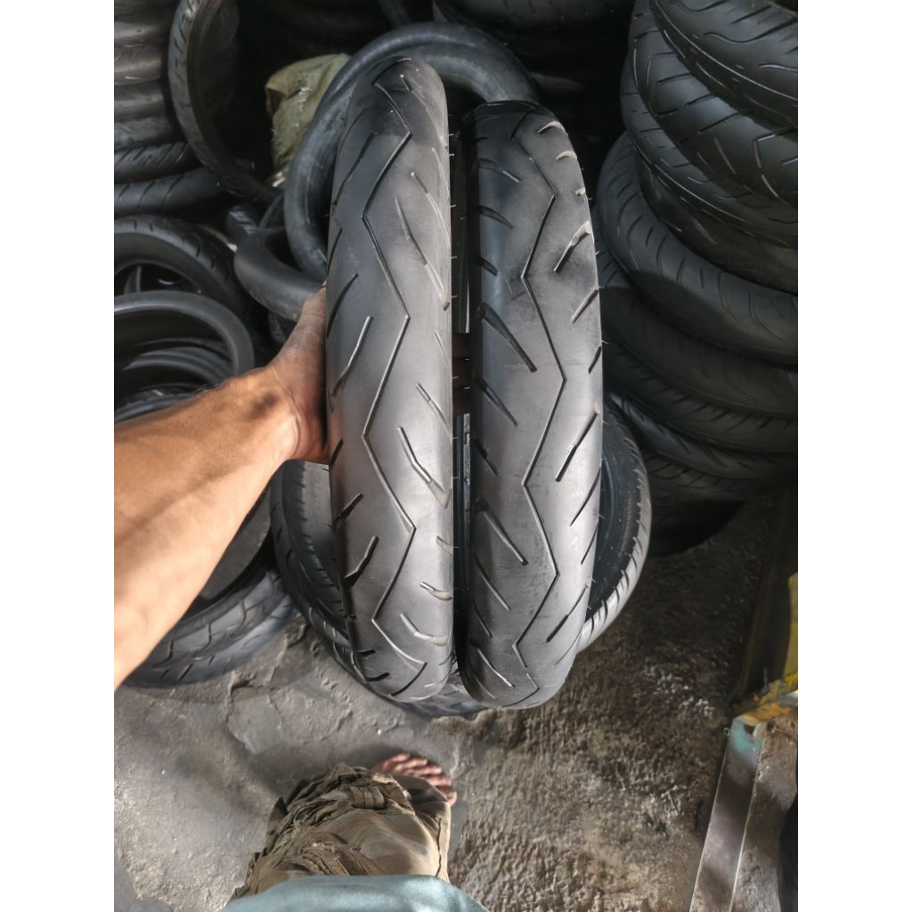 BAN LUAR TUBLLES  90/80 17 IRC depan vixion new