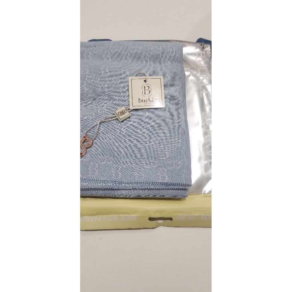 Buckle Scarves Monogram