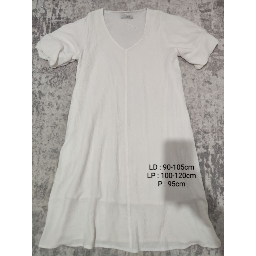 Preloved Dress Putih Lengan balon