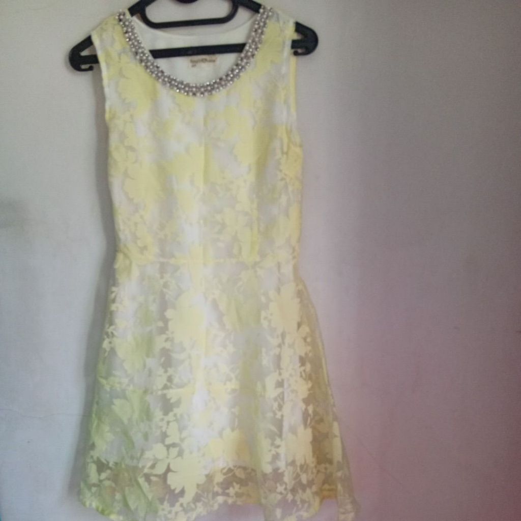 Preloved Dewasa - Dress Remaja / Dewasa Sleeveless Feng Yi Shang Yellow White Size S