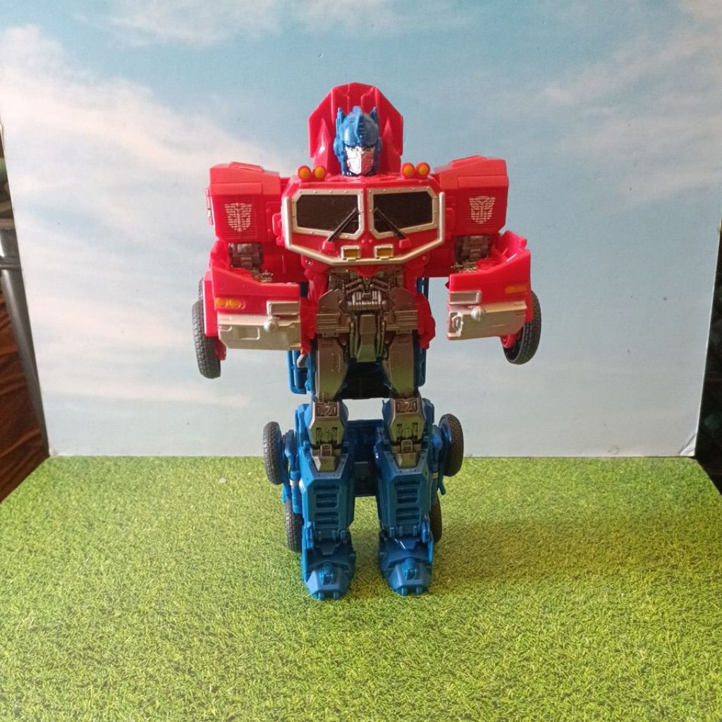 Transformers Bumblebee Cyberverse Adventures Smash Changers OPTIMUS PRIME Figure