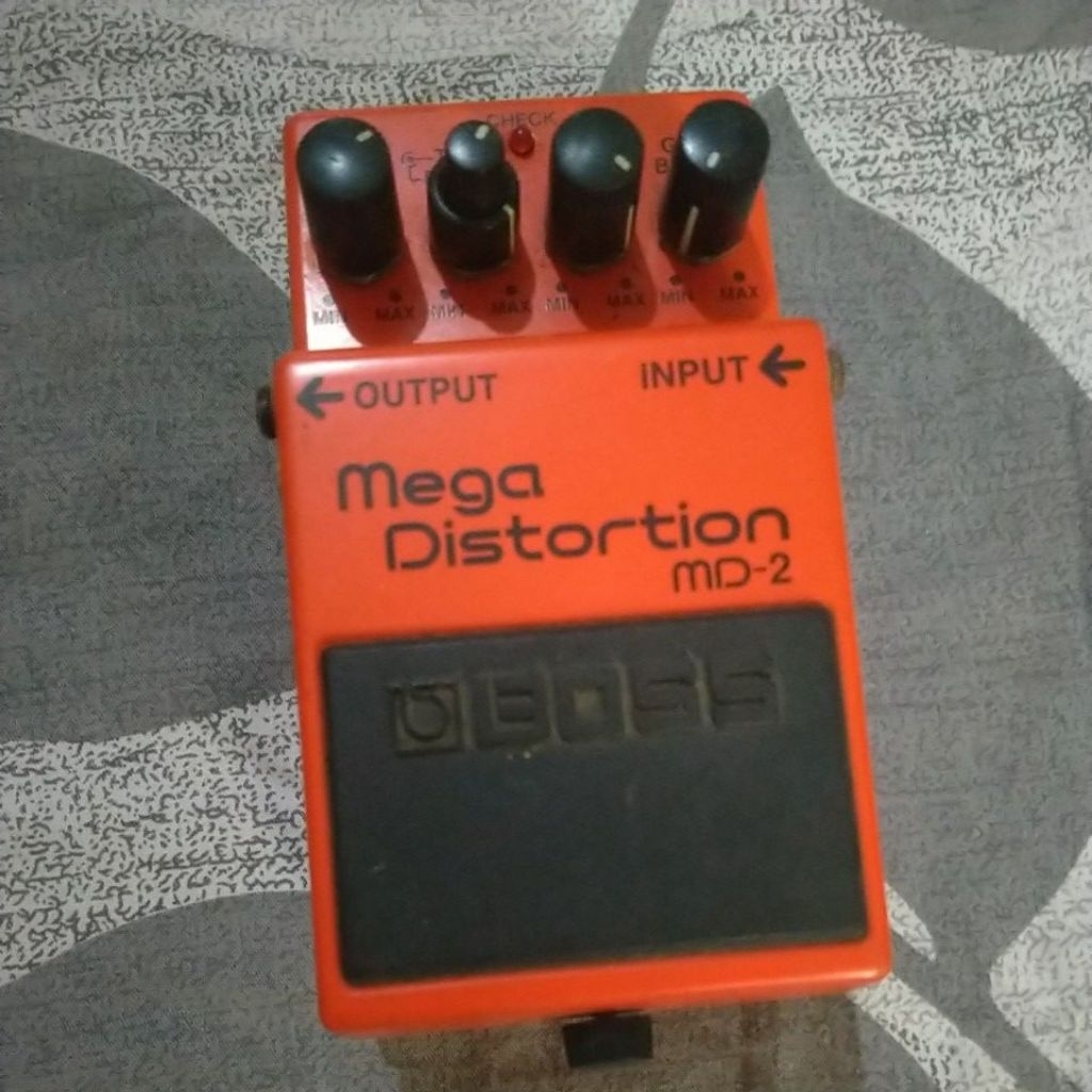 efek gitar boss md-2 mega distortion