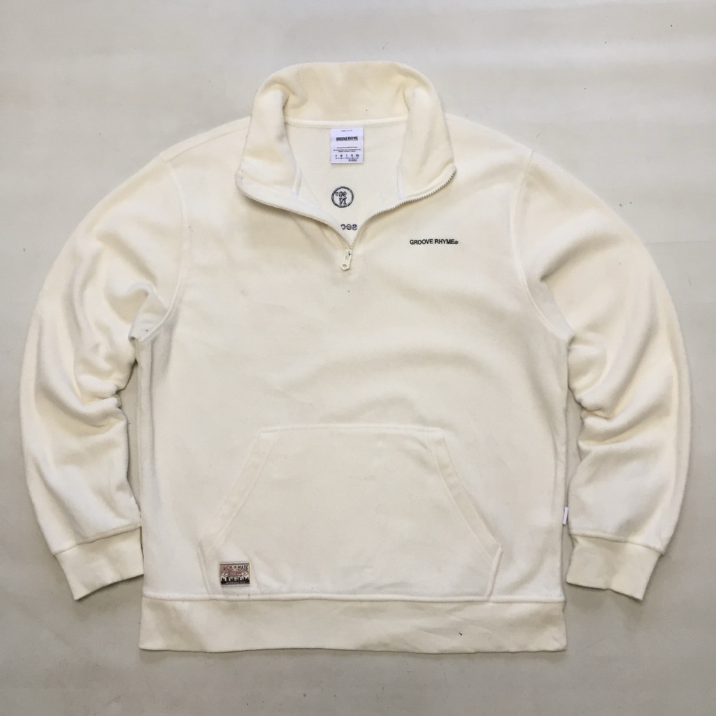 GROOVE RHYME CREWNECK SWEATER