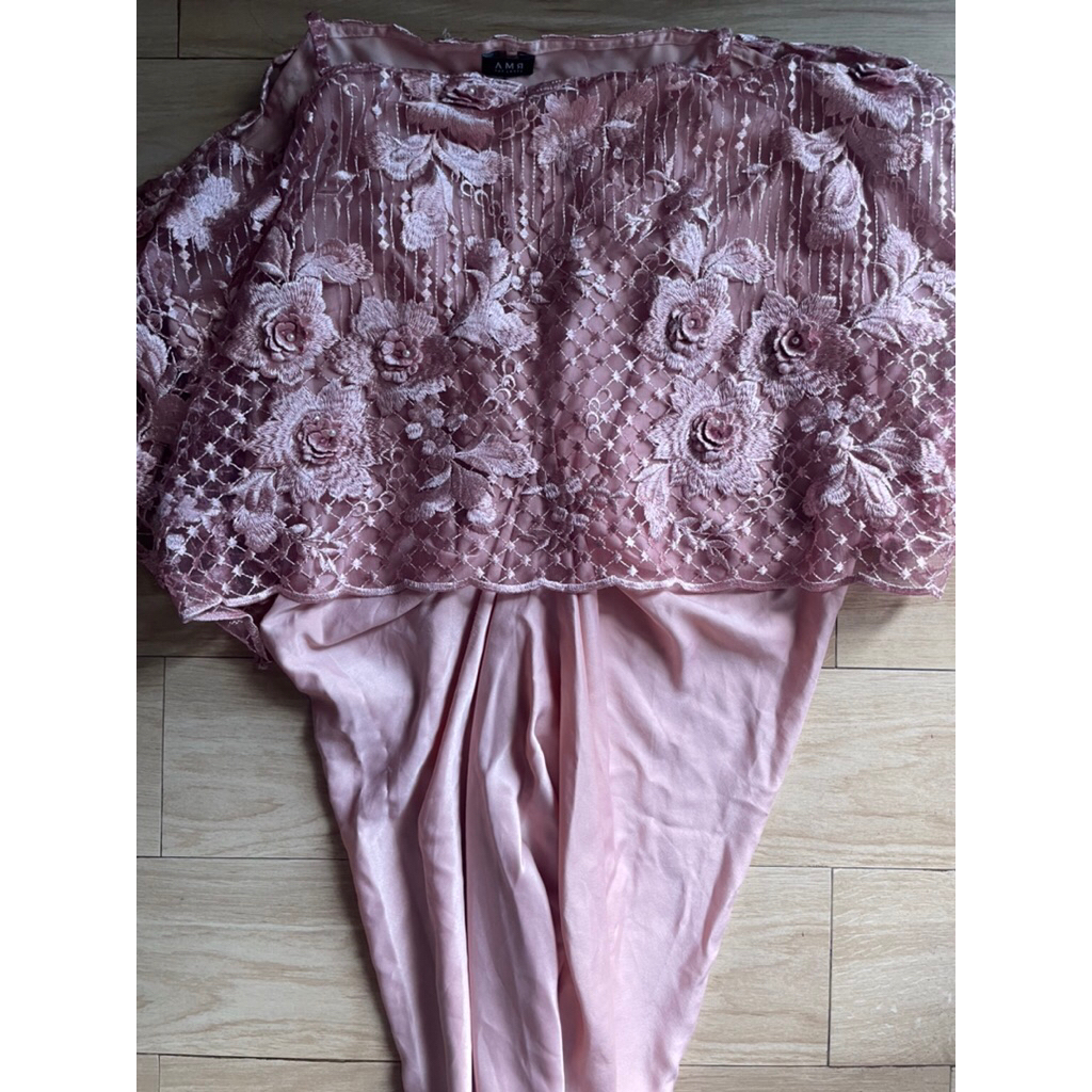 preloved AMR the label