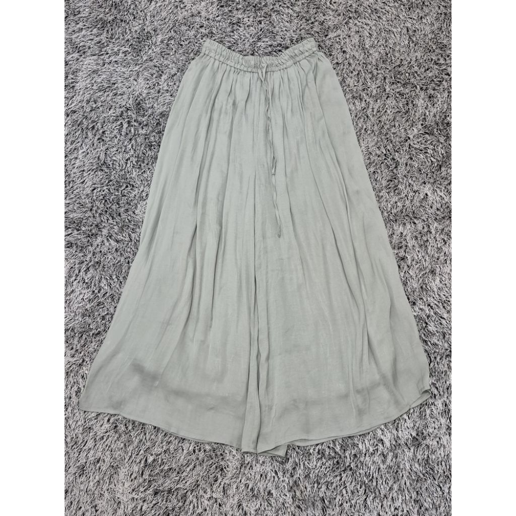 Celana kulot sutra (INGNI)