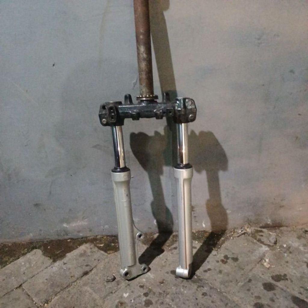 shock depan + segitiga mio J mio smell original