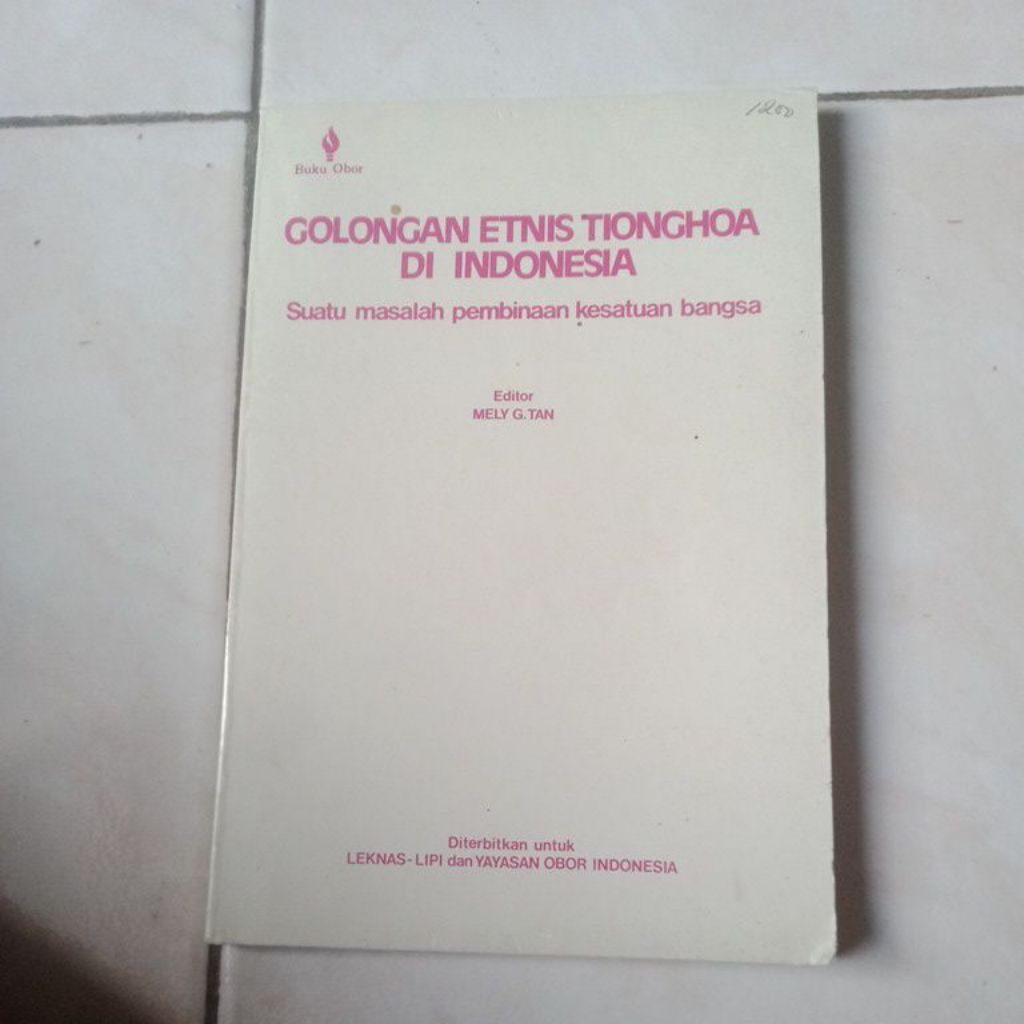 buku golongan etnis Tionghoa di Indonesia
