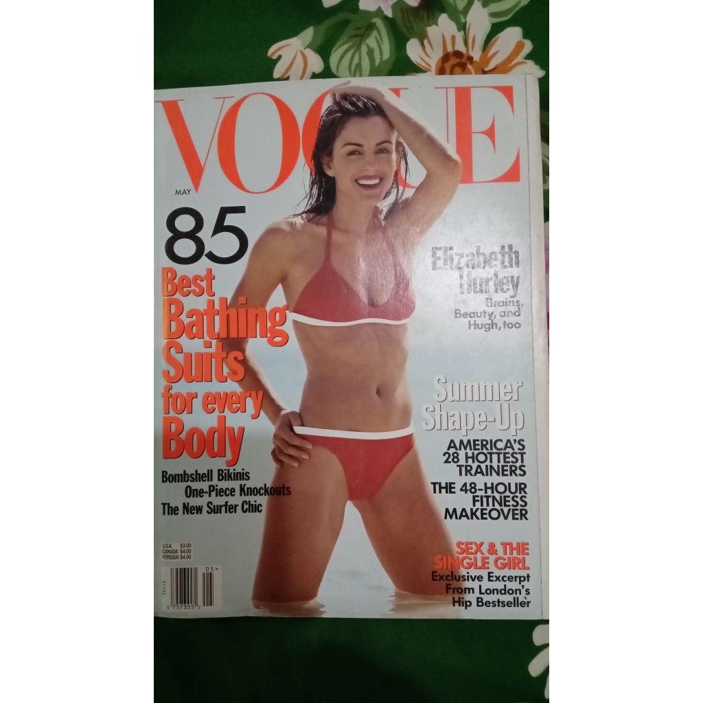 majalah lifestyle dan mode wanita impor VOGUE (USA) May 1998 ELIZABETH HURLEY