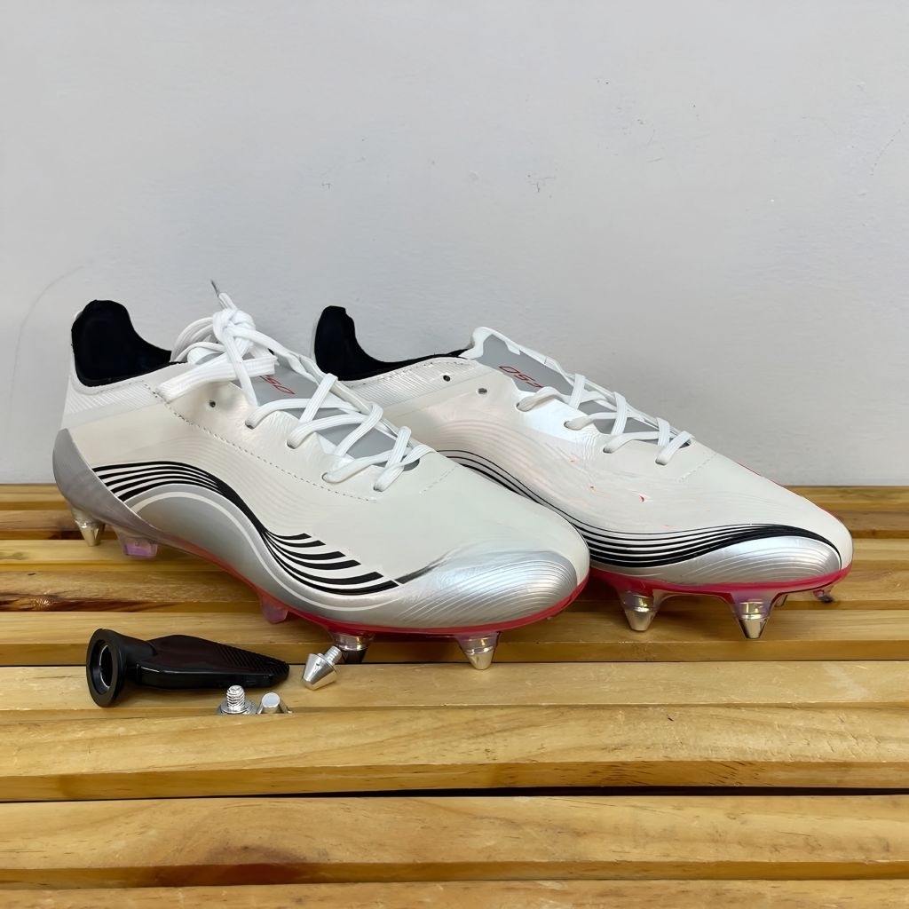 Sepatu Bola Series EF Elite Lace LM White Gold SG /Pul Besi