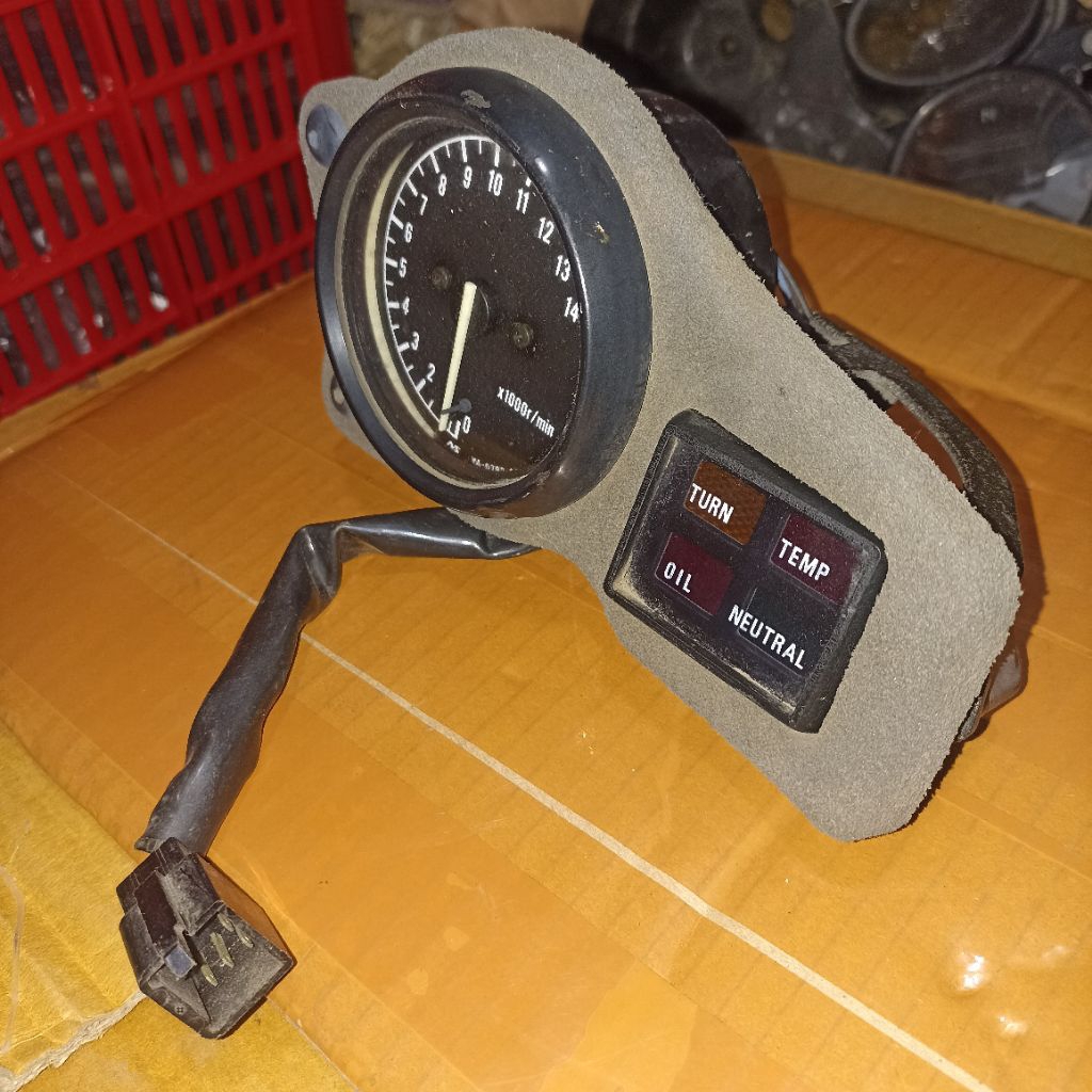 Original tachometer speedometer meter RPM Yamaha TZ tz Second