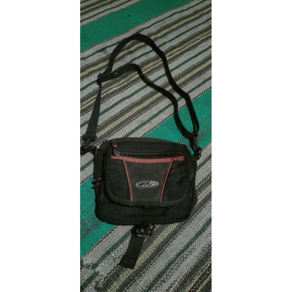 Slempng Eiger Original Tempat Kaca Mata