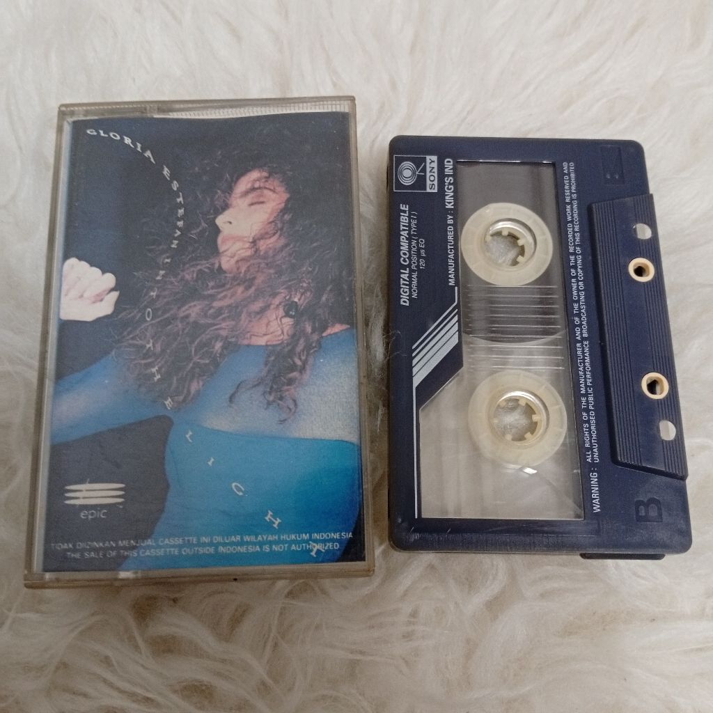 Kaset Pita Gloria Estefan