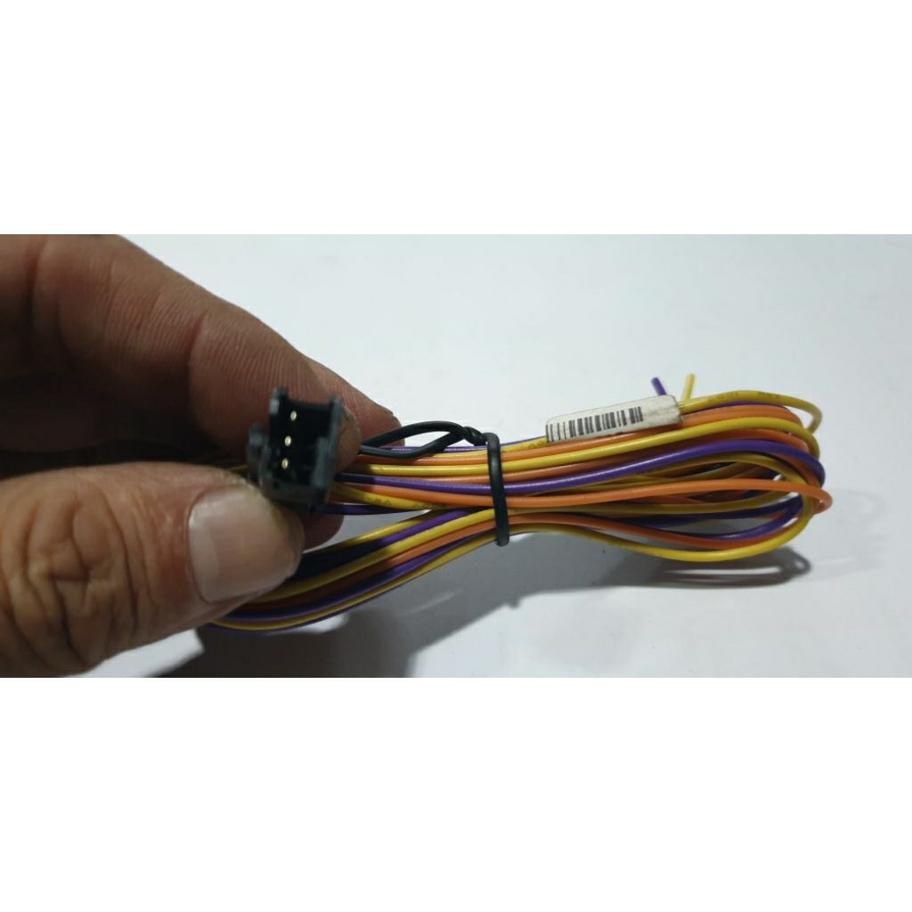 Soket Jack Kabel perangkat mobil 3 pin ukuran 1 x 0.7 cm