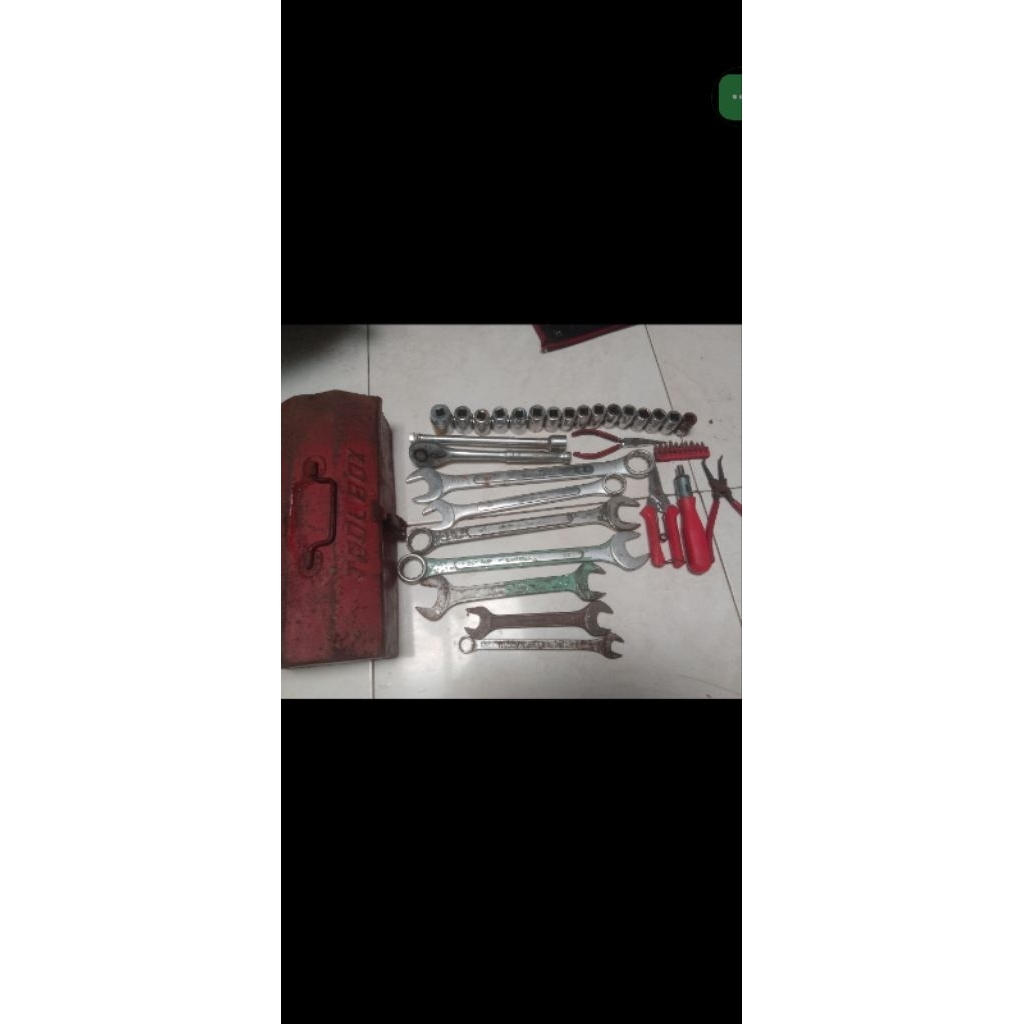 alat-alat kunci bengkel